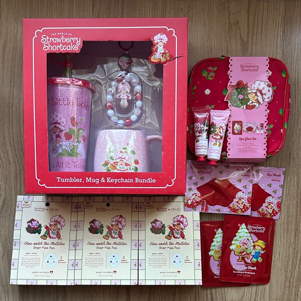 Bundle Set Strawberry 🍓 Shortcake 🍰 Gifts sets.